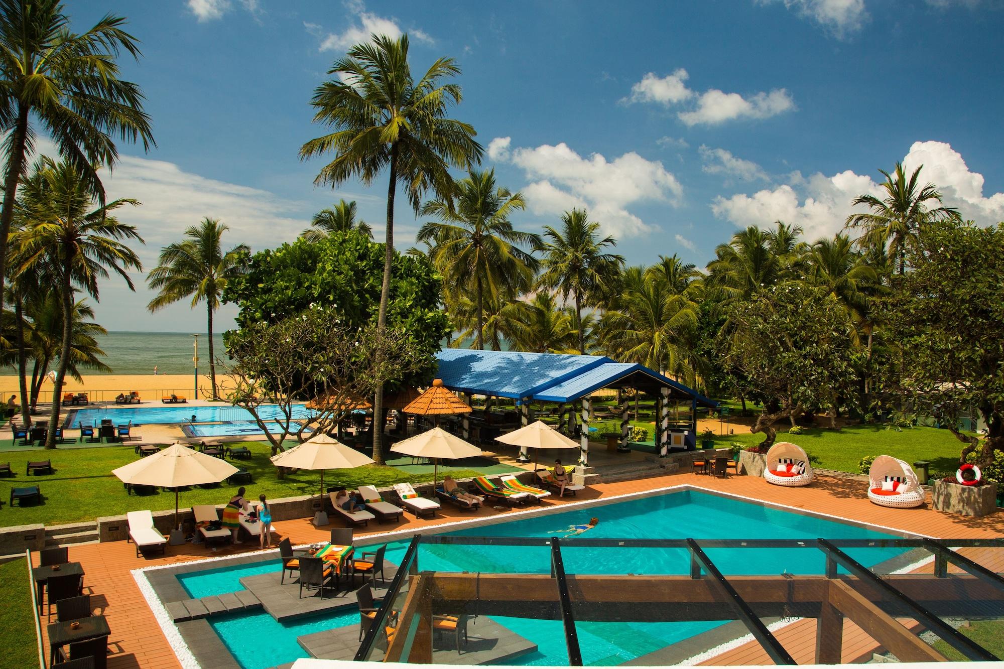 Camelot Beach Hotel Negombo Ngoại thất bức ảnh