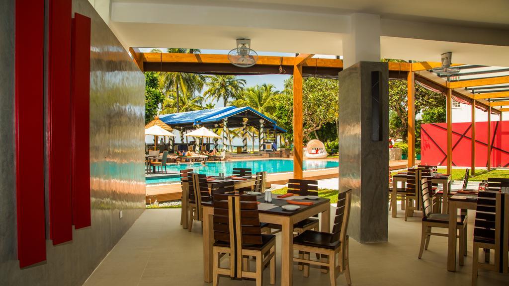 Camelot Beach Hotel Negombo Ngoại thất bức ảnh