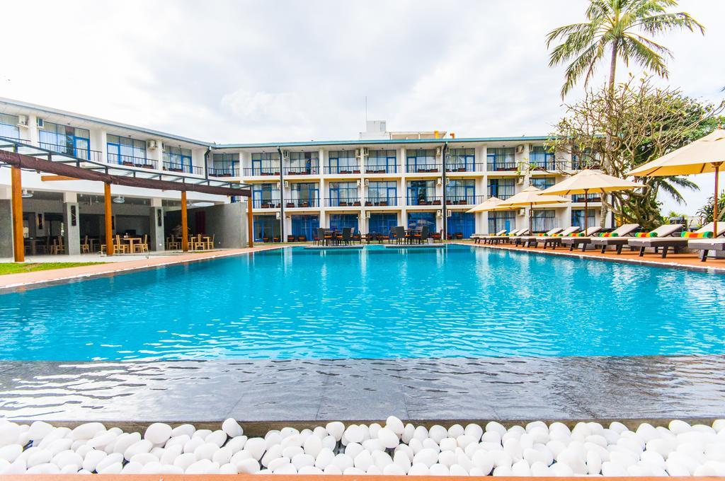 Camelot Beach Hotel Negombo Ngoại thất bức ảnh