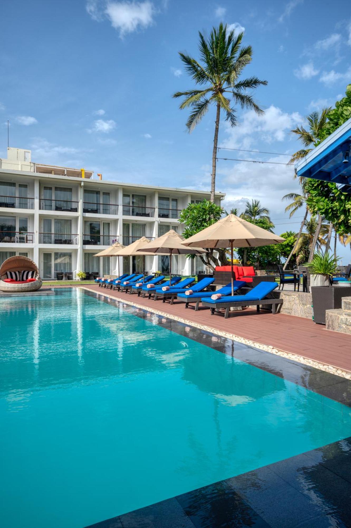 Camelot Beach Hotel Negombo Ngoại thất bức ảnh