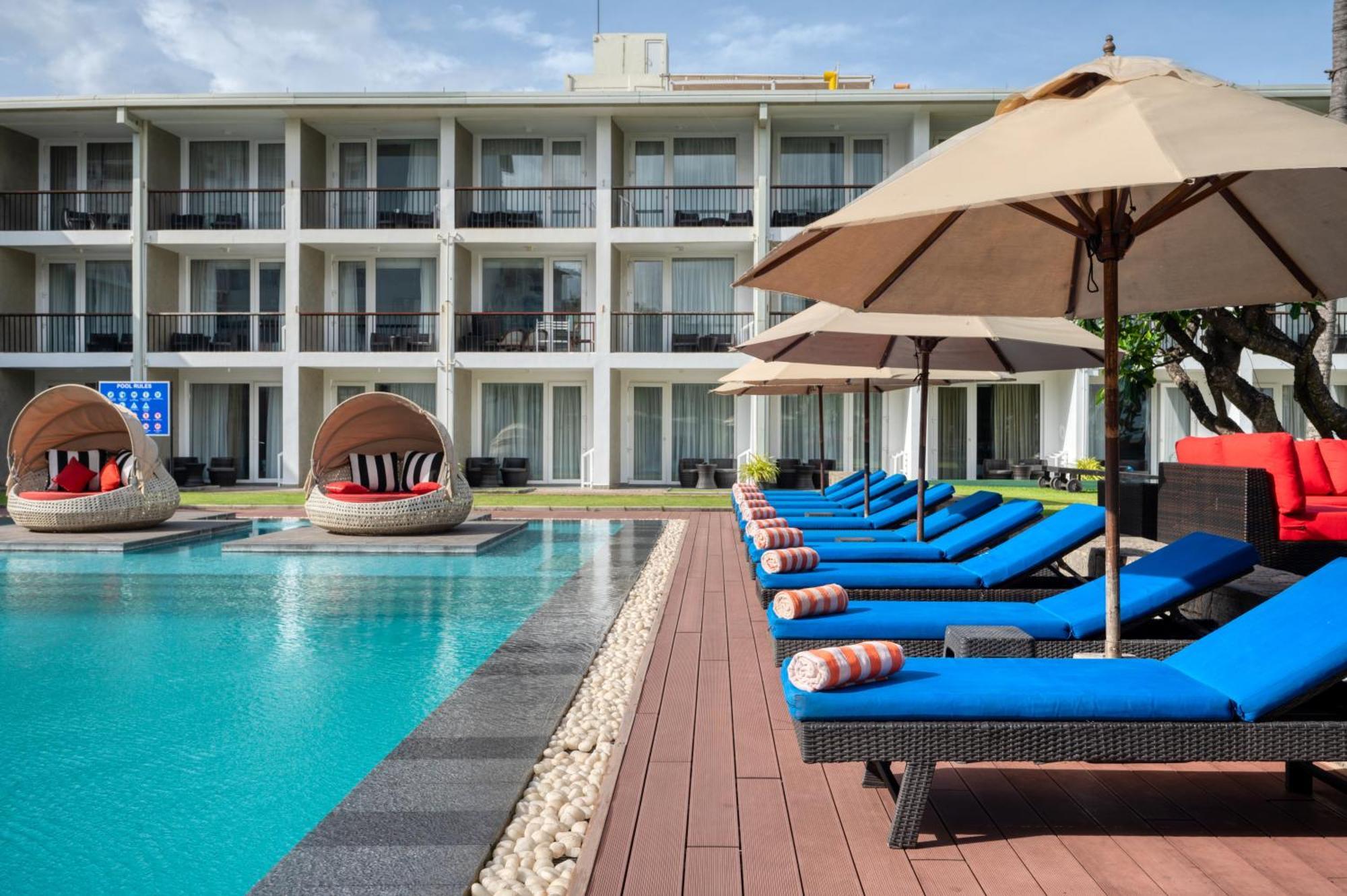 Camelot Beach Hotel Negombo Ngoại thất bức ảnh