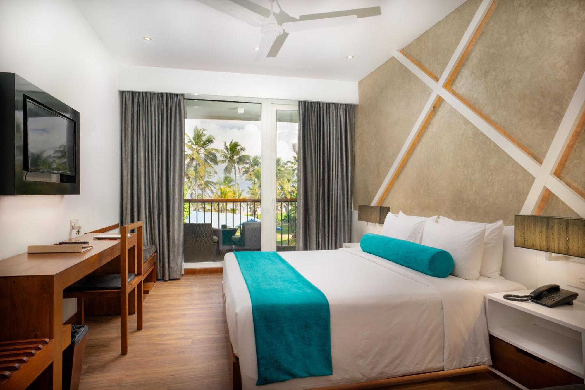 Camelot Beach Hotel Negombo Ngoại thất bức ảnh