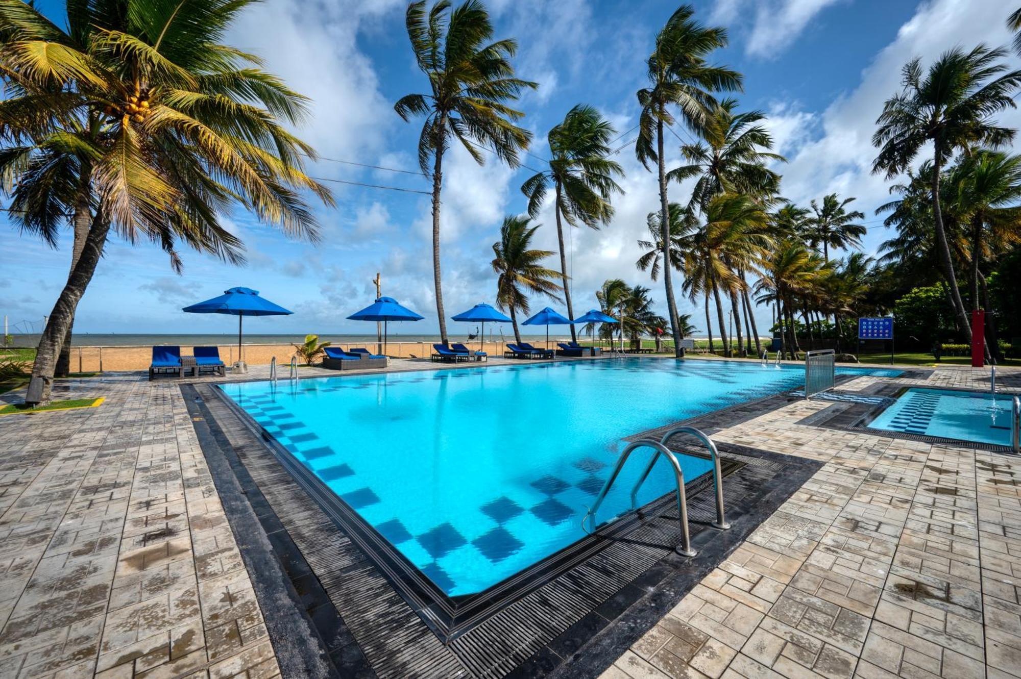 Camelot Beach Hotel Negombo Ngoại thất bức ảnh