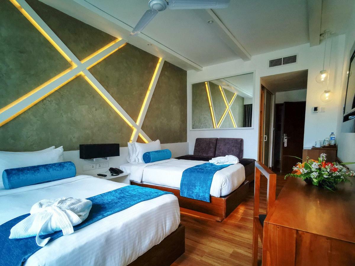 Camelot Beach Hotel Negombo Ngoại thất bức ảnh