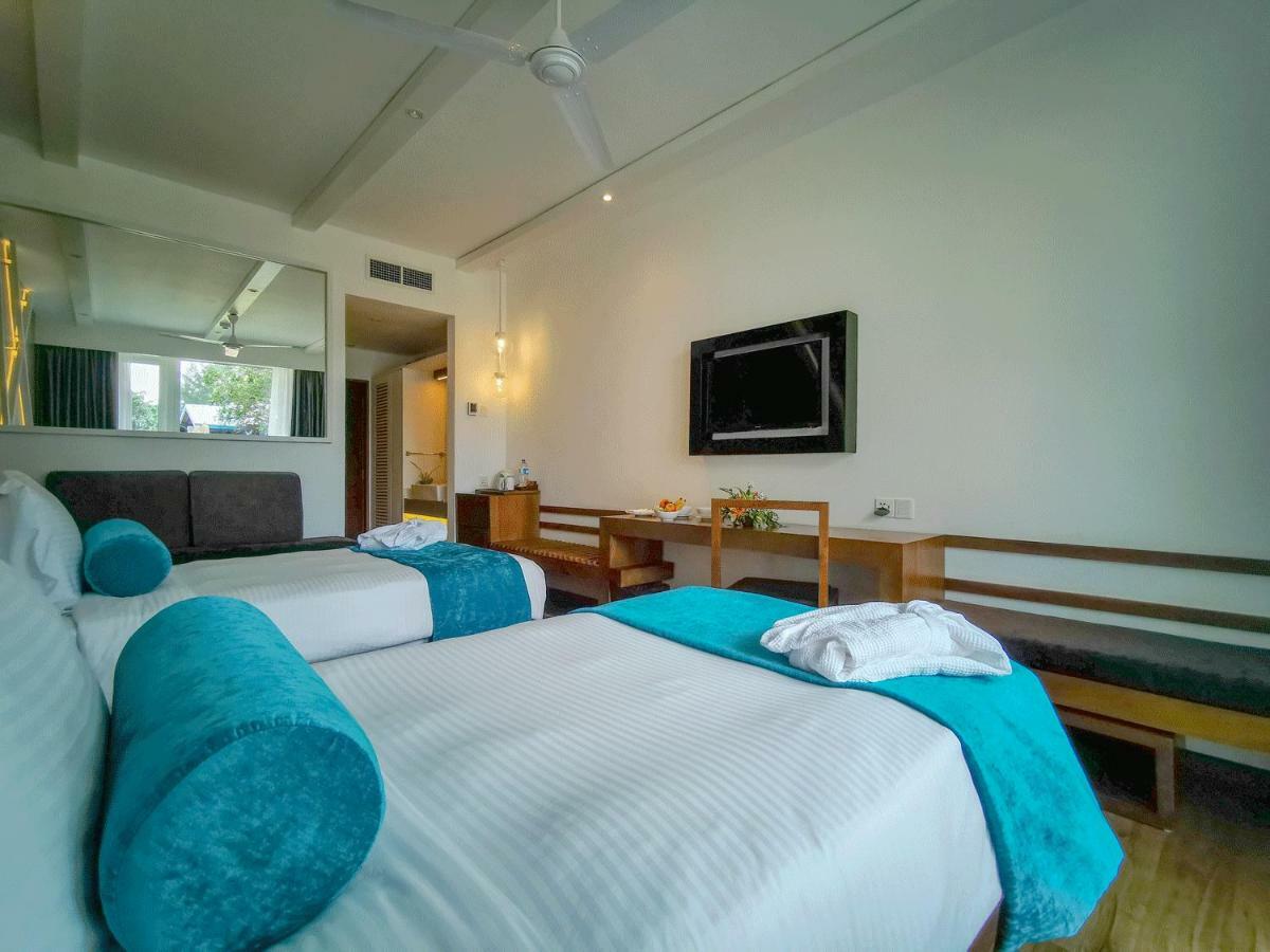 Camelot Beach Hotel Negombo Ngoại thất bức ảnh